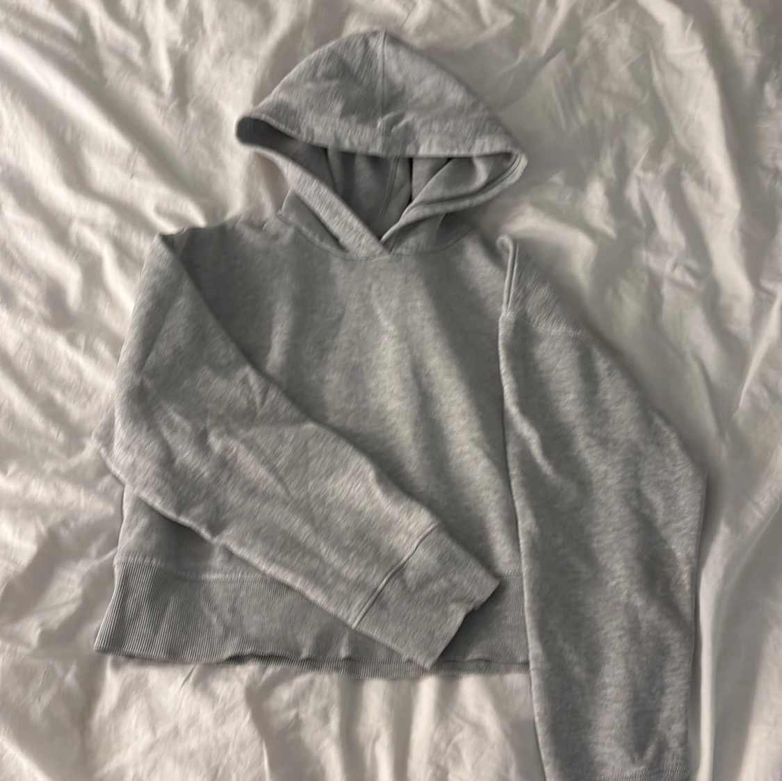 Grå hoodie från Zara