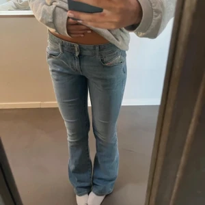 Diesel jeans - Snygga lågmidjade dieseljeans, storlek 27/32. 600kr. Helt nya! Nypris: 1500. Jag är 1,73cm lång