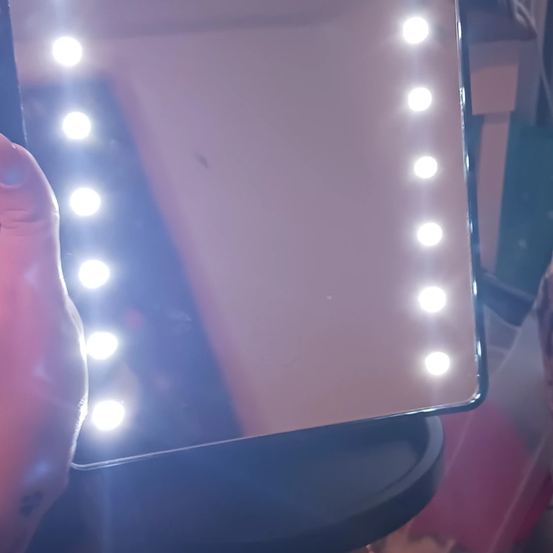 Sminkspegel med LED-belysning