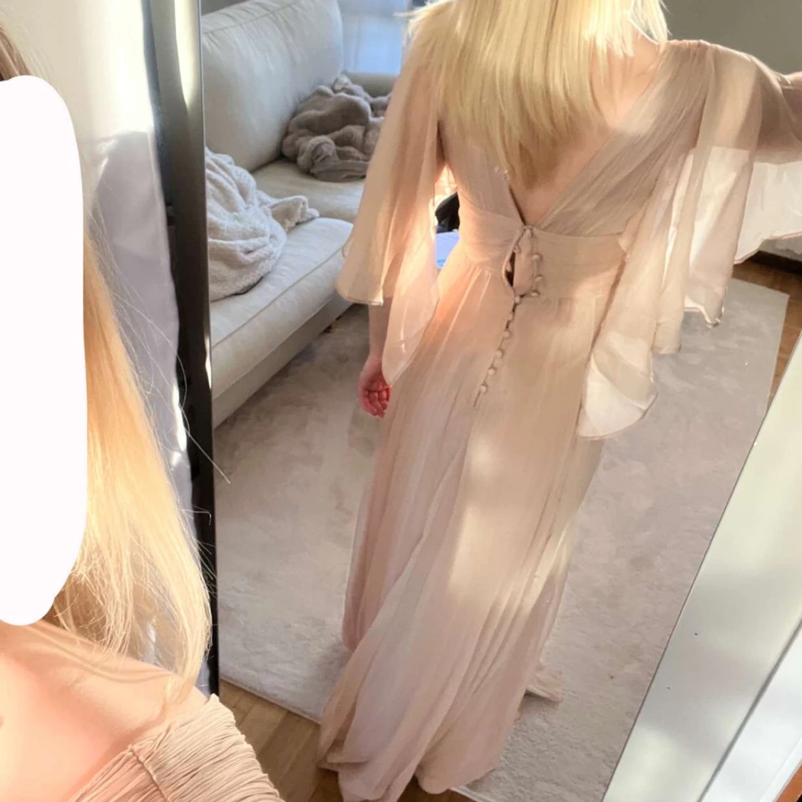 Champagnefärgad långklänning - 92