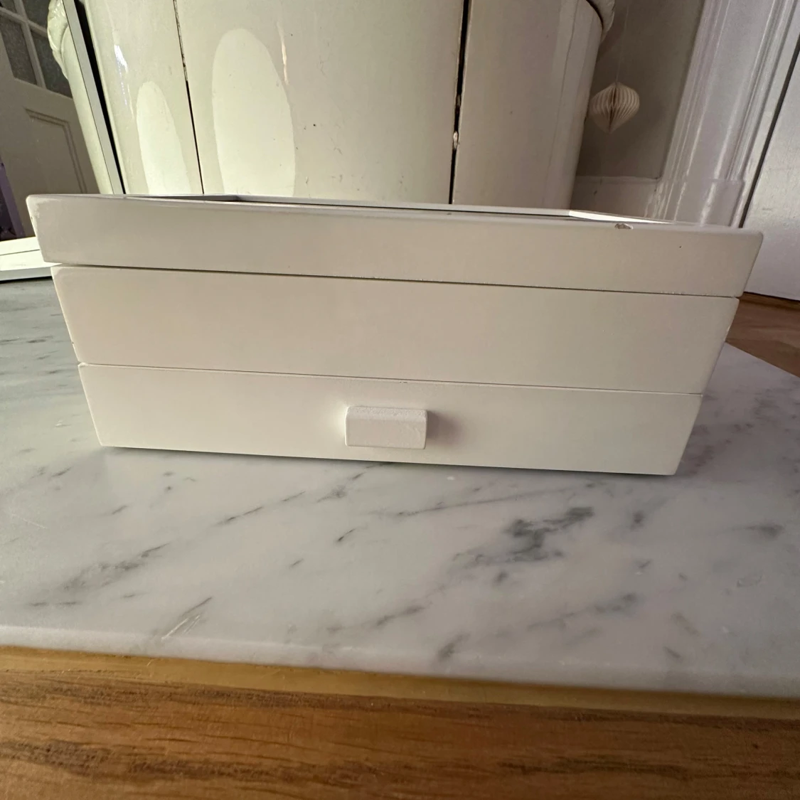 Vitt smyckeskrin - 1