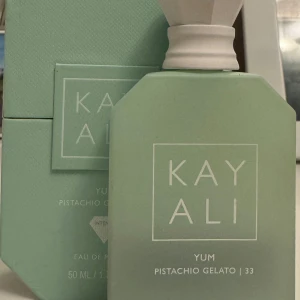 Kayali Yum Pistachio Gelato EDP - Cirka 20ml kvar av 50ml 