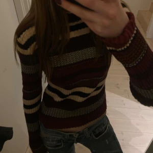 Randig polotröja  - Så fin! Skulle säga att den passar xs-m😊