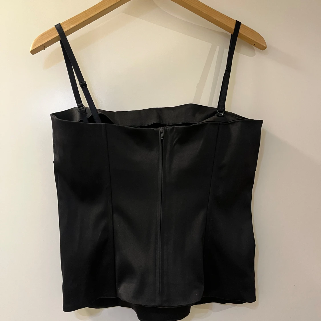 Svart korsett med dragkedja - 90