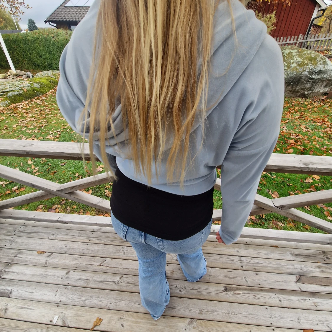 Ljusblå hoodie med dragkedja - 91