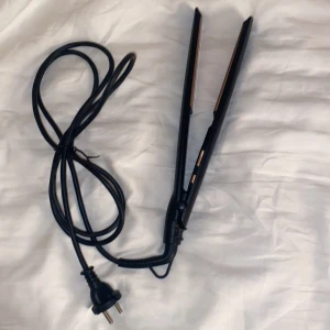 Plattång - Säljer min plattång från Clas Ohlson 💞