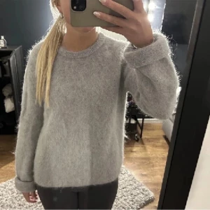 Stickad tröja Mohair - Mysig grå stickad tröja från h&m i mohair 
