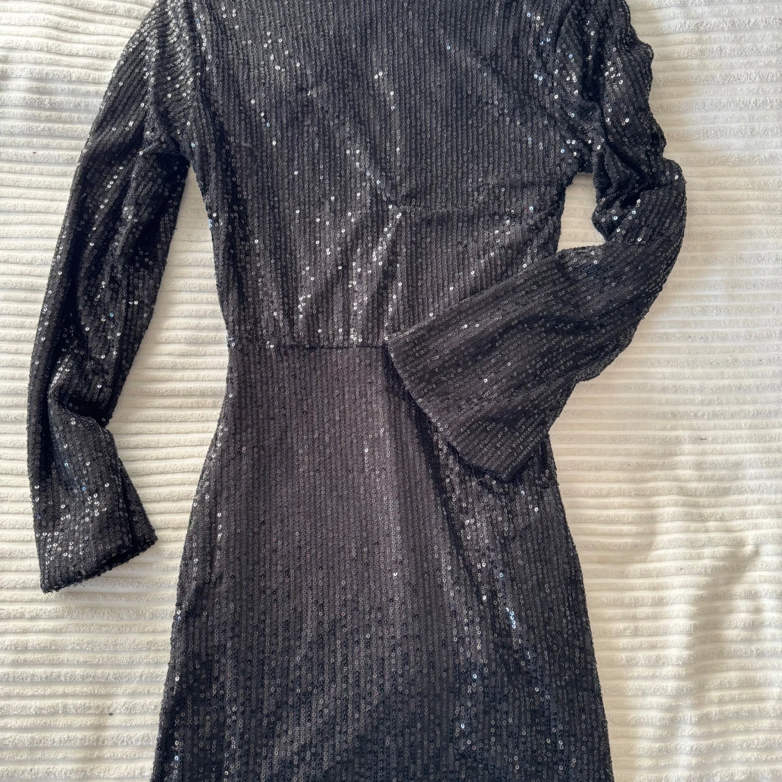 Svart glittrig klänning från Meet x Tiger - 1