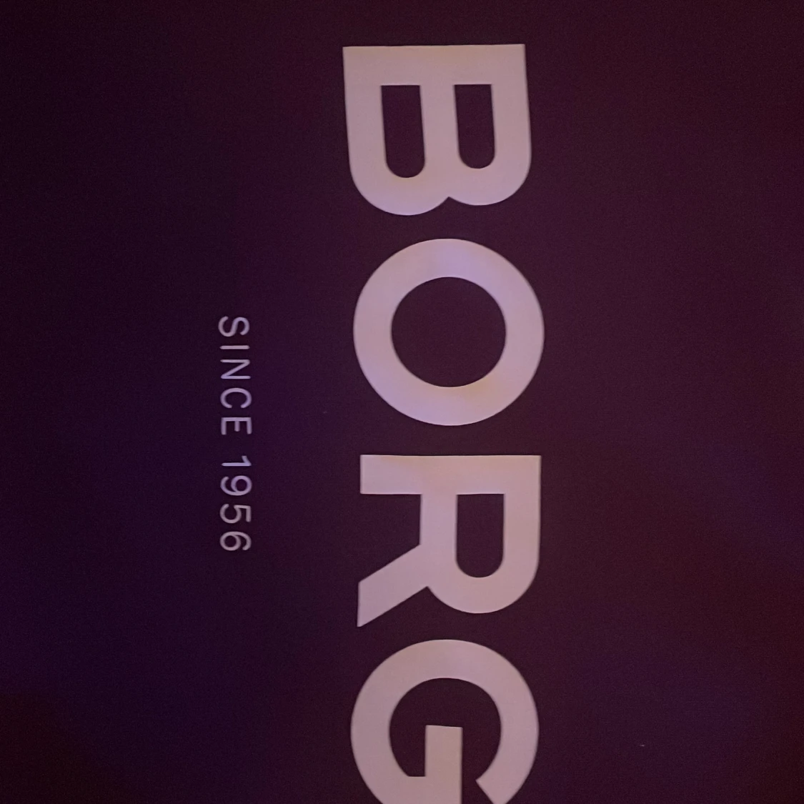 Vinröd hoodie från BORG - 2