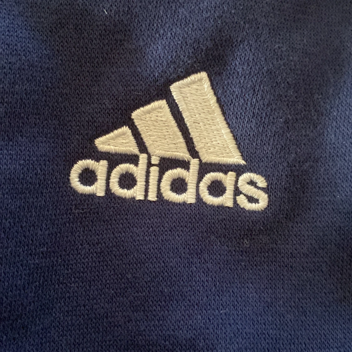 Marin blå hoodie från Adidas - 3