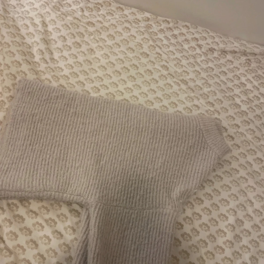 Beige stickad tröja - 2