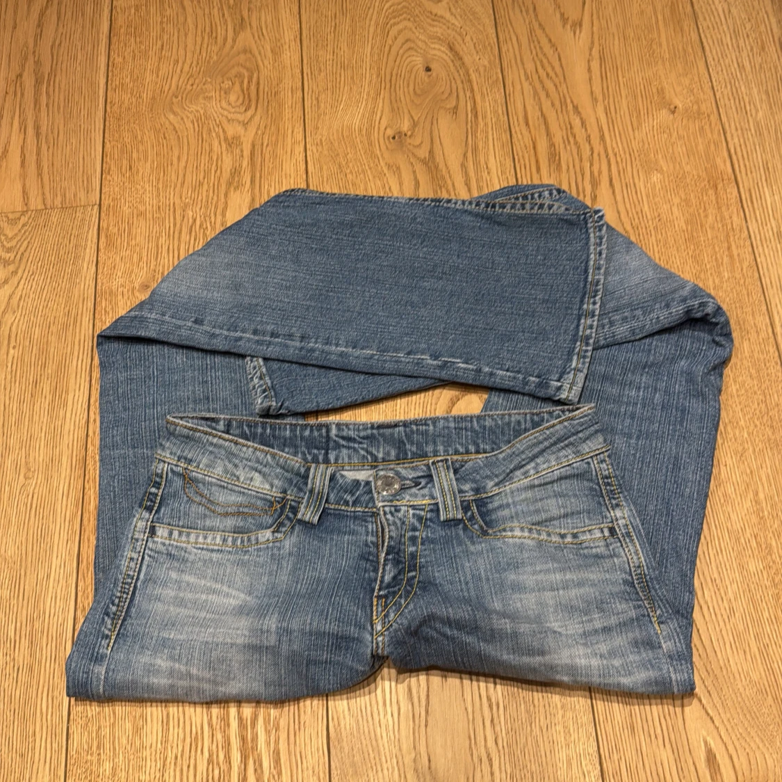 Lågmidjade jeans