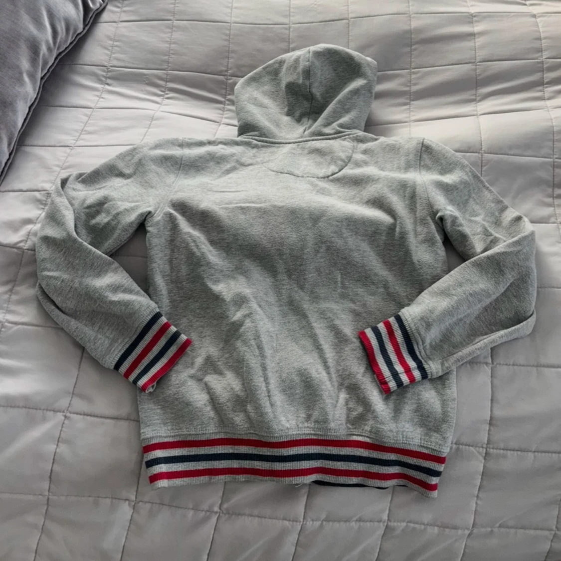 Grå hoodie från Levi's - 1