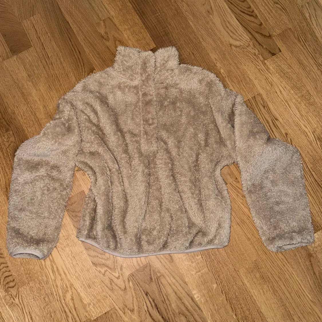 Beige fleece tröja från H&M
