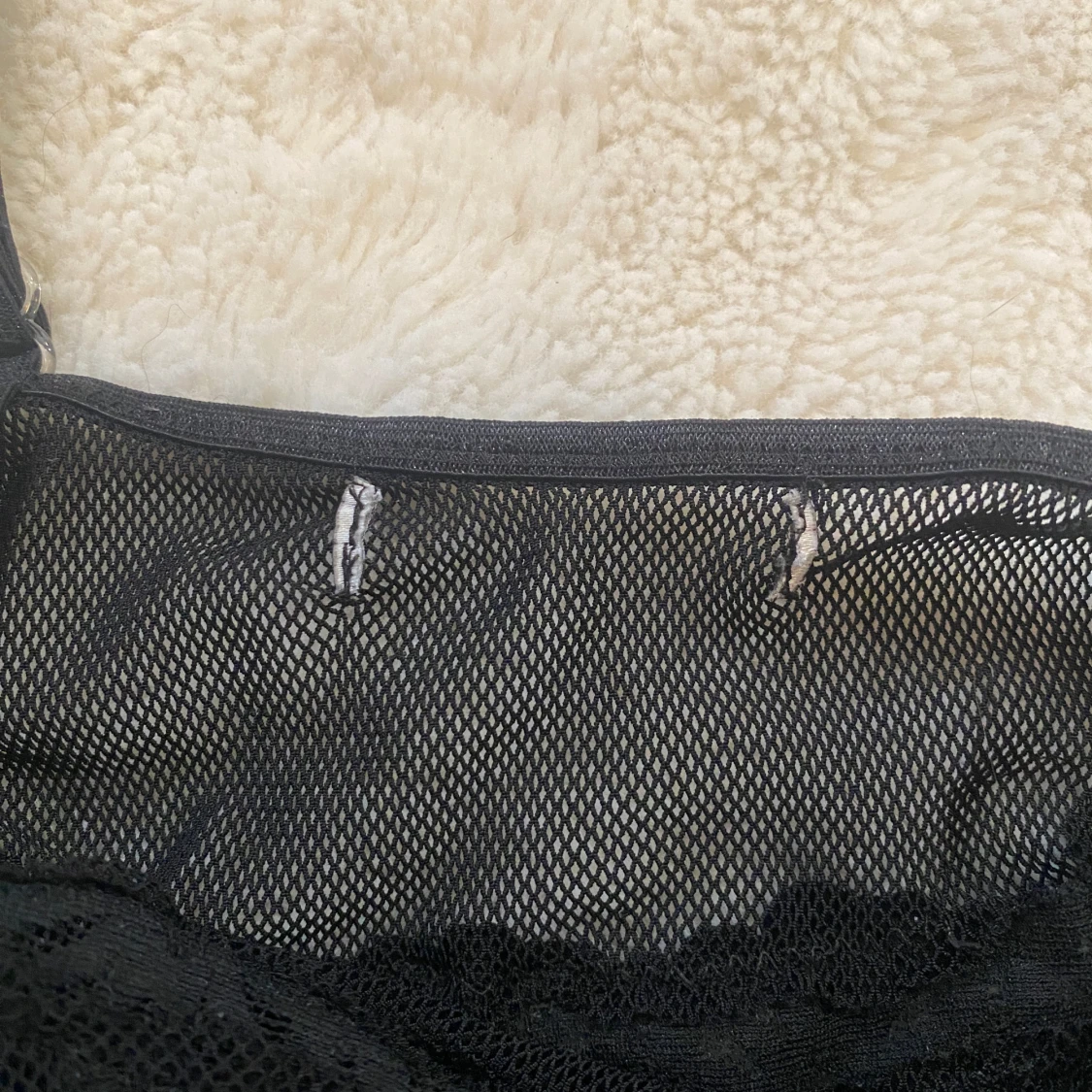 Svart spetslinne - 2