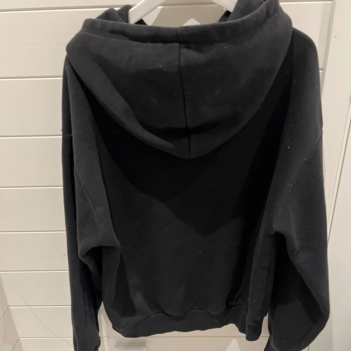 Svart A-DSGN hoodie - 2