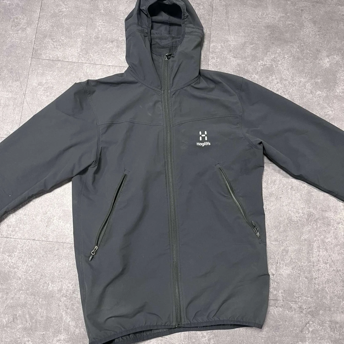 Svart jacka från Haglöfs