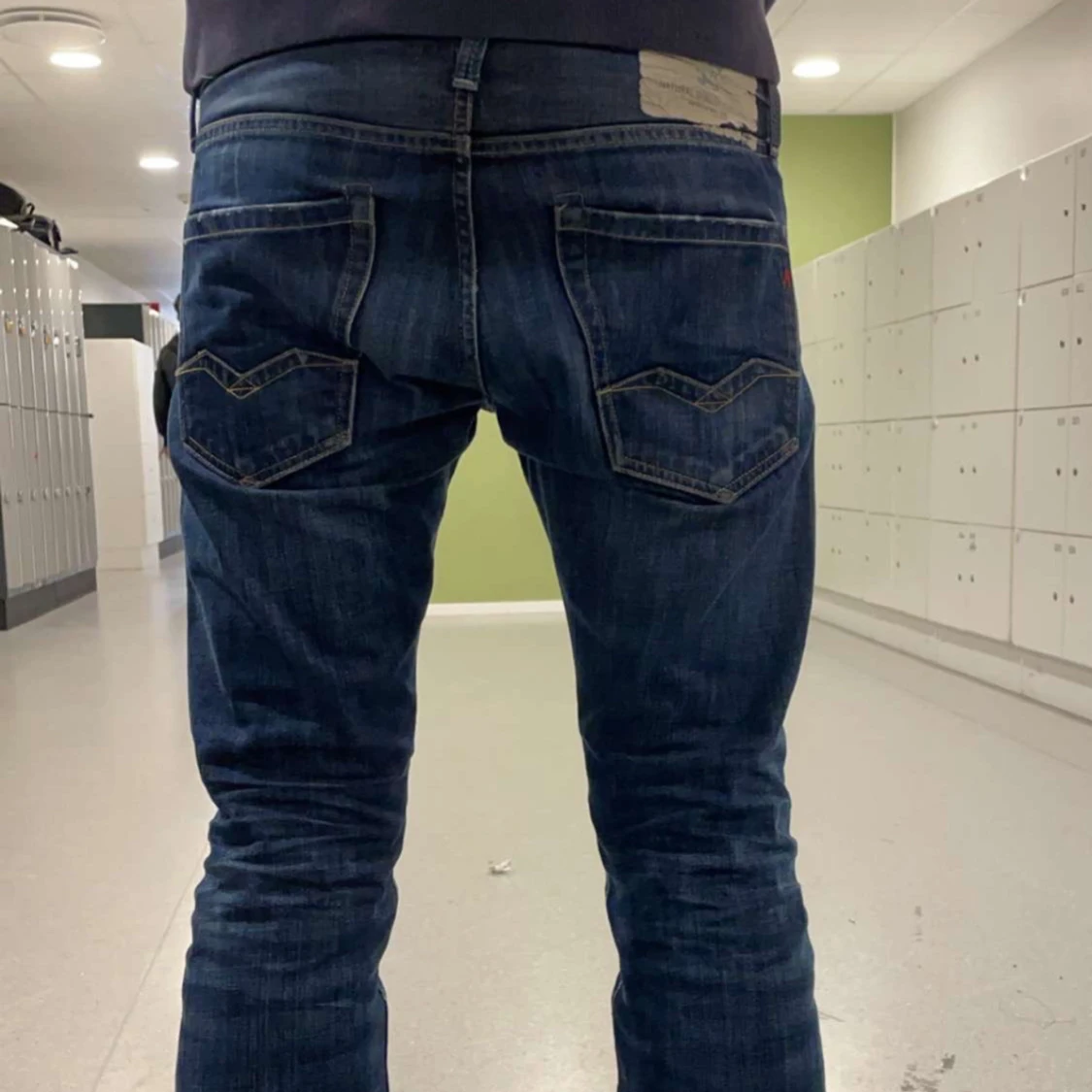 Mörkblå jeans från Replay - 2