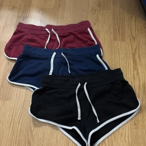 Shorts - Tre mjukis shorts från hm som inte kommer till användning
