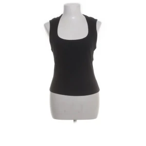 Zara linne - Svart ribbat Zara linne, storlek S