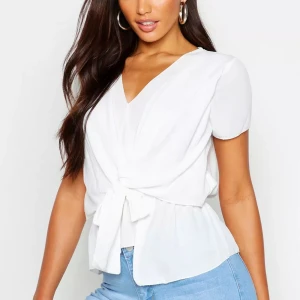 Zara blus  - jättefin rosett zara blus, bra skick och är knappt använd 