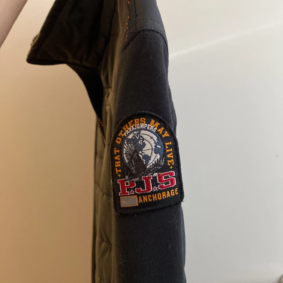 Svart quiltad jacka från Parajumpers hybrid - 3