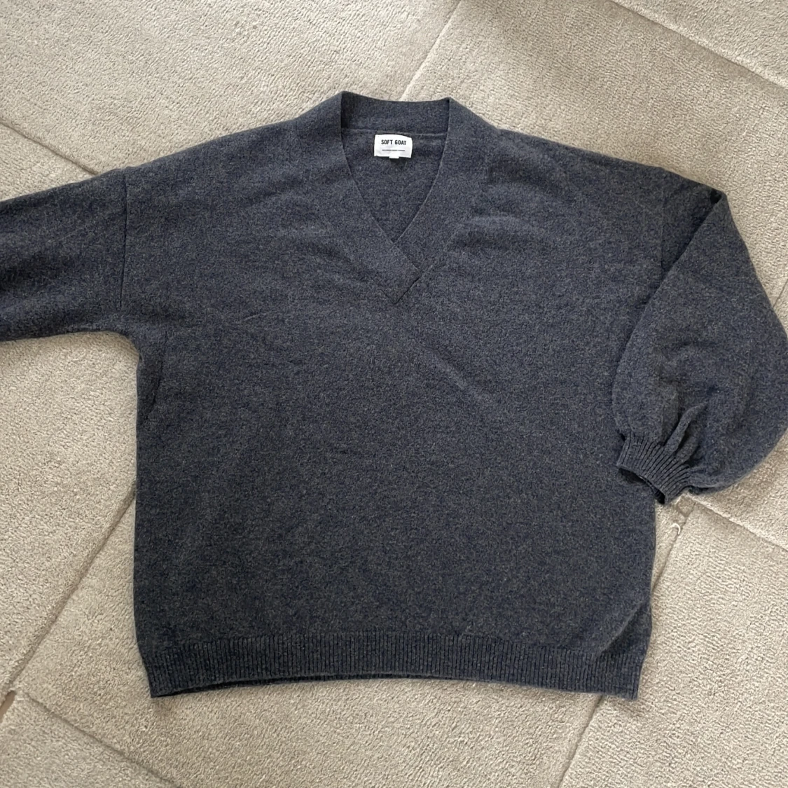 Grå kashmirtröja från Soft Goat
