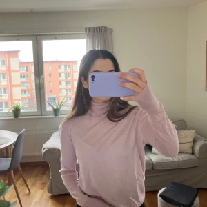 Turtle-neck - Rosa turle-neck, oanvänd!