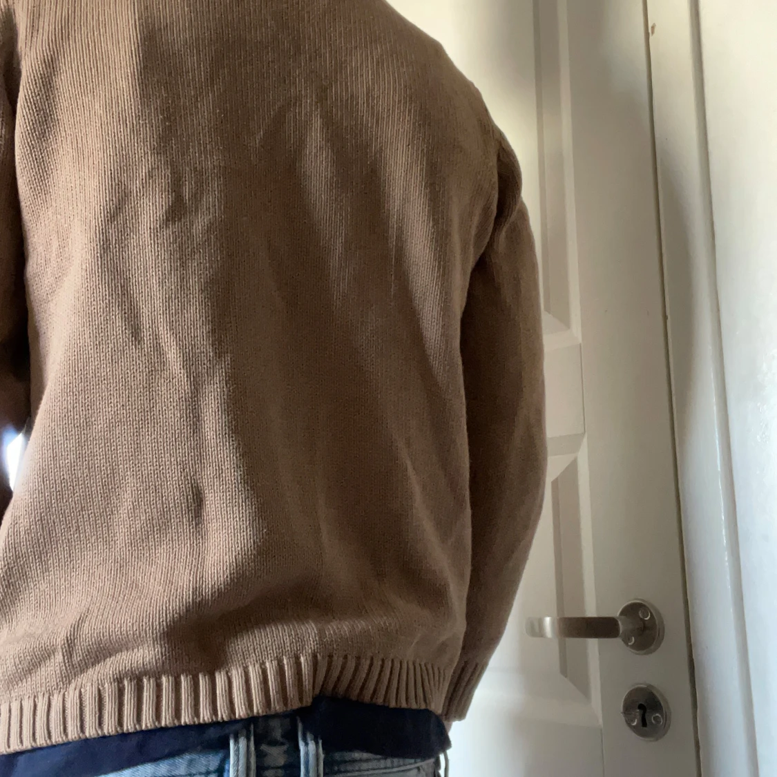 Brun stickad hoodie från Atelier AG Création - 1