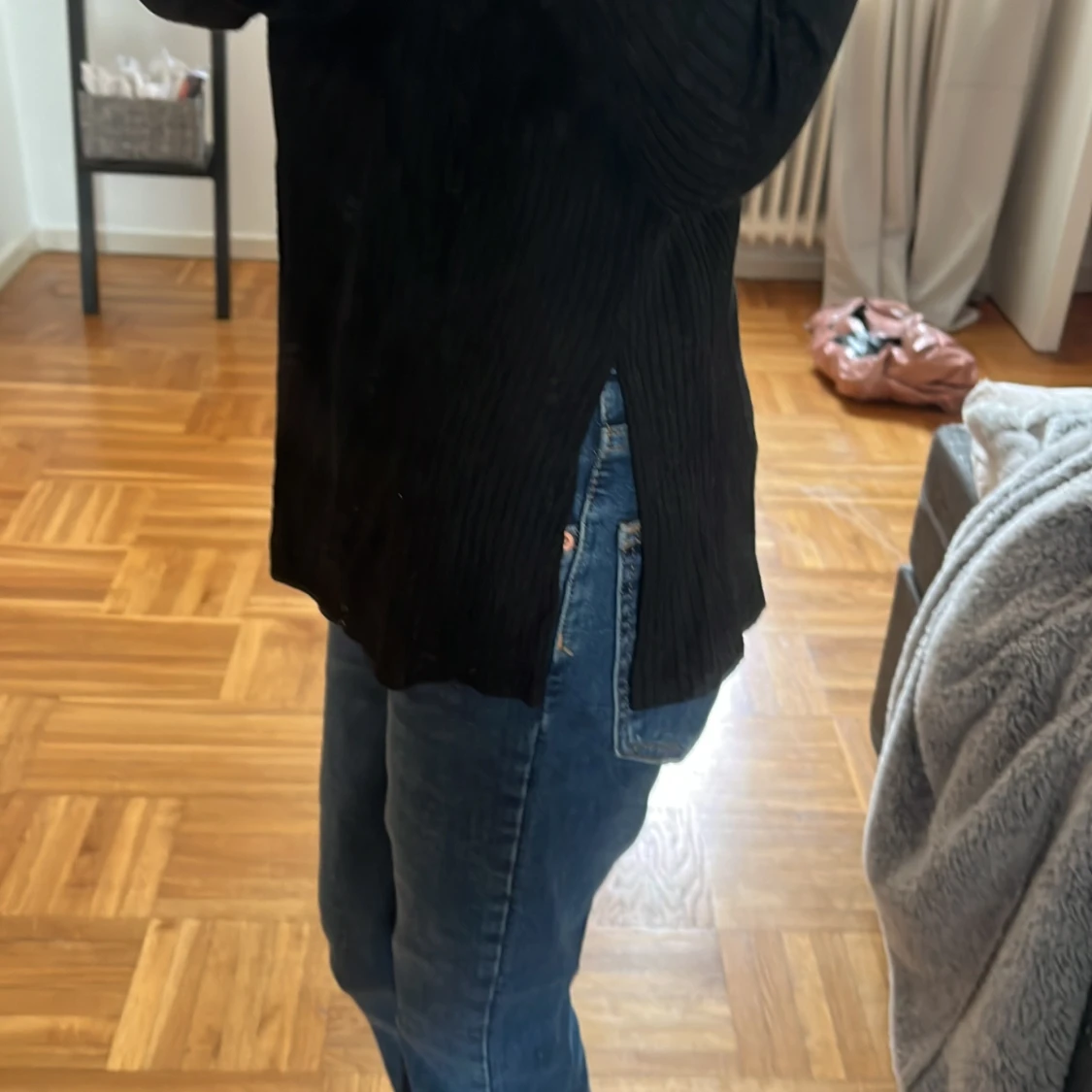 Svart ribbad tröja - 1