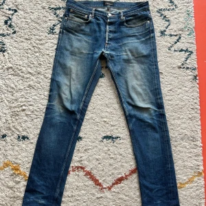 Apc jeans  - Passar folk mellan 175-78 Helt okej skick, bara mindre deffekter  Selvedge 