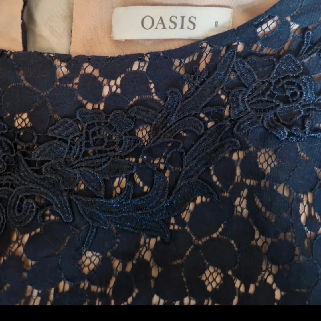 Mörkblå spetsblus från Oasis - 2