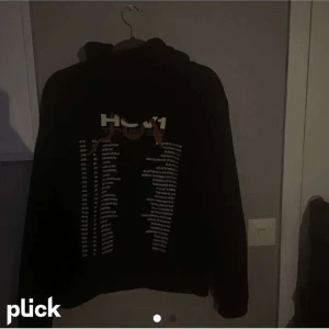 Hov1 hoodie - Säljer min fina och  helt oanvänd hov1 hoodie💗