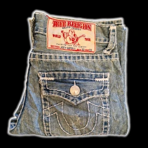 FLARED TRUEYS - Flared trueys! Storlek 32. Skriv innan köp :)