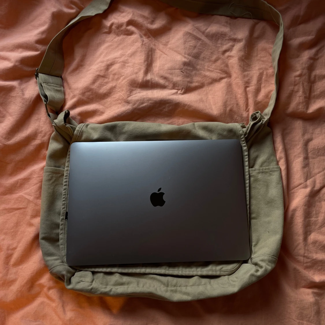 Beige messenger bag - 90