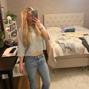 Stickad trekvartströja💘💘💘 - Säljer denna supersnygga stickade tröjan med trekvartsärm, knappt använd och är i storlek S💘💘💘