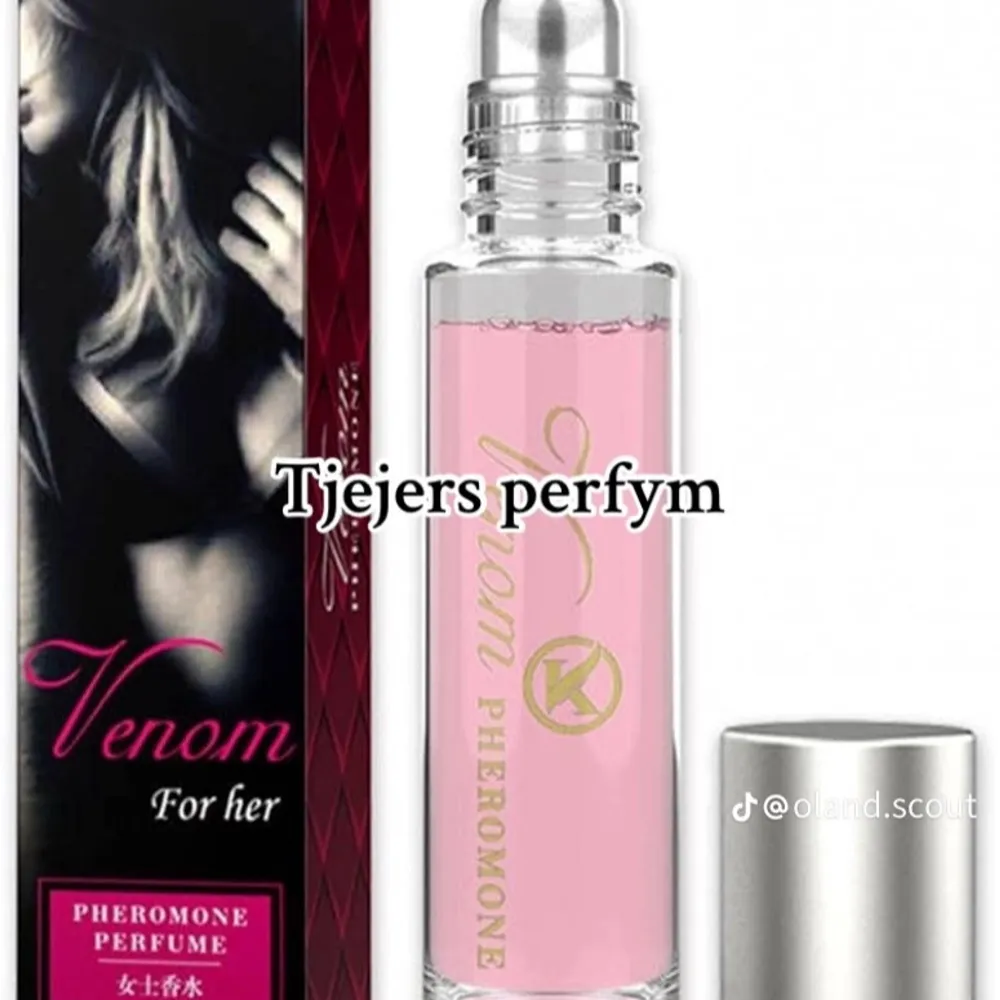 Sjukt elegant och håller sjukt länge, mer än hälften är kvar. En stark doft av flörtig o blommig sjukt bra till resturang vibe (håller jätte länge) rekommenderar starkt. Perfume.