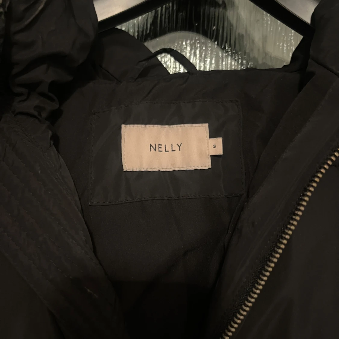 Svart pufferjacka från Nelly - 1