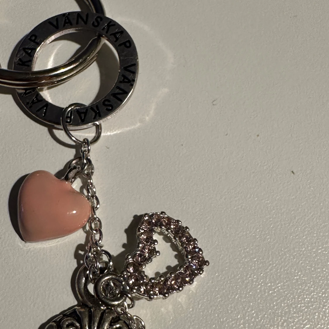 Nyckelring med hjärtan och nyckel - 91