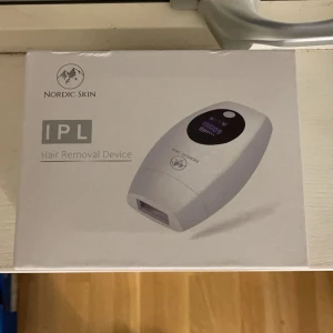 IPL Hair Removal Device  - Säljer min IPL Hair Removal Device då den bara använts under två tillfällen! Inga defekter i original förpackning💗