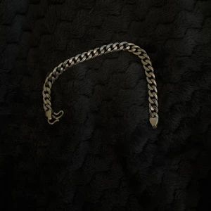 Pansarlänk armband 8mm i silver - Stilrent pansarlänk armband i 925 silver med en bredd på 8mm. Perfekt för en elegant och tidlös äkta så klart stämpel finns på