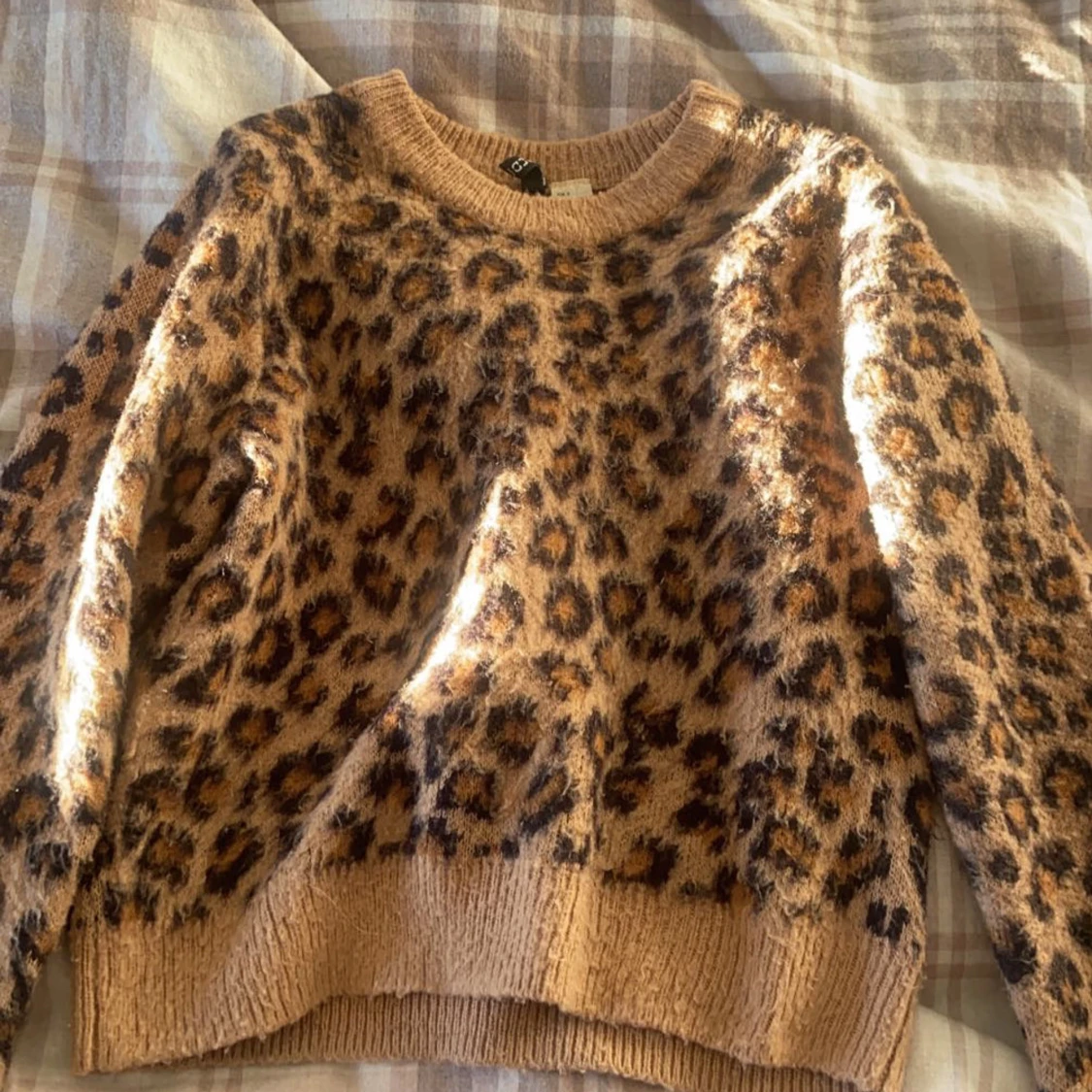 Leopardmönstrad tröja