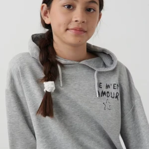 Hoodie Gina - Säljer denna Ma Chérie hoodie från Gina Tricot då den inte kommer till användning💕 Storlek 152/164 men passar mig som vanligtvis har xs🩷👌🏻