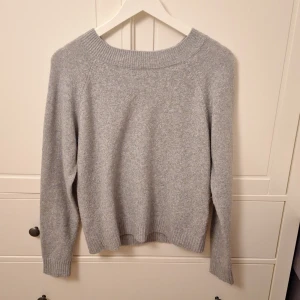 Stickad tröja - Grå stickad tröja från vero moda I xs. Bra skick då jag knappt använt den