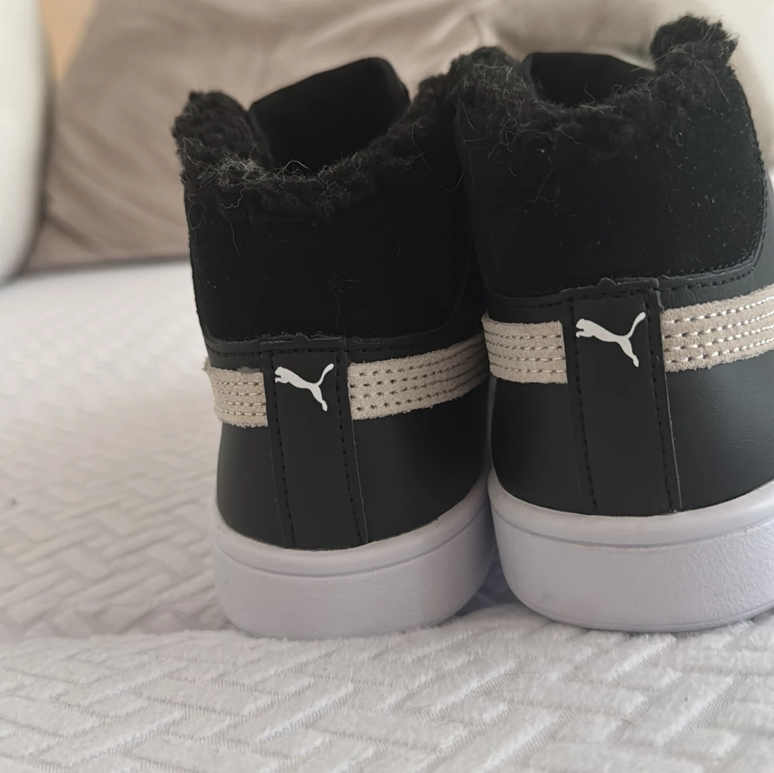 Svarta sneakers från Puma med foder - 91