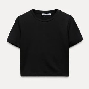 Croppad t-shirt - Croppad t-shirt från Zara i storlek S
