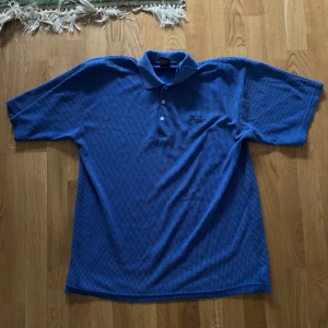 Vintage Oakley  - Vintage Oakley polotröja. Se bilder för mått