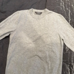 Grå Sweatshirt  - Helt vanlig sweatshirt grå oanvänd