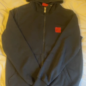 Hugo boss zip hoodie  - Säljer nu denna hoodie 7/10 skick skriv vid frågor 