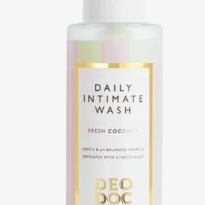DeoDoc  - DeoDocs läkarutvecklade intimtvål rengör milt samtidigt som den bevarar den naturliga pH-balansen (pH 5) i intimområdet. Lämpar sig för dagligt bruk och lämnar en silkeslen känsla. Allergenfri parfym med en söt och tropisk doft med milda inslag av ko